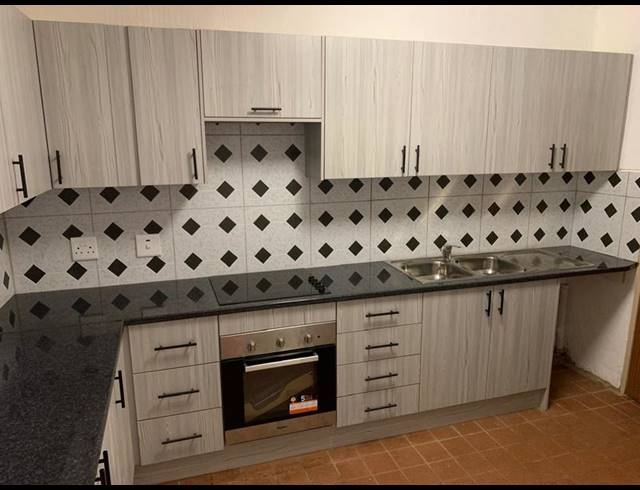 2 BEDROOM TOWNHOUSE FOR SALE IN DORANDIA